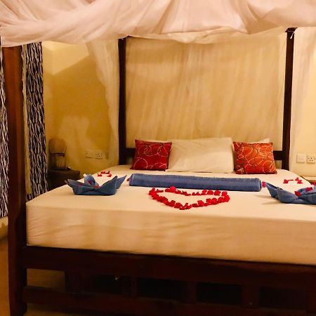 Msafini Hotel Ламу Екстериор снимка
