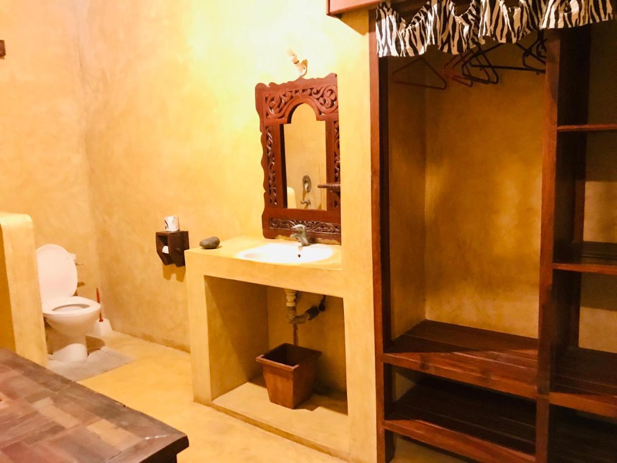 Msafini Hotel Ламу Екстериор снимка