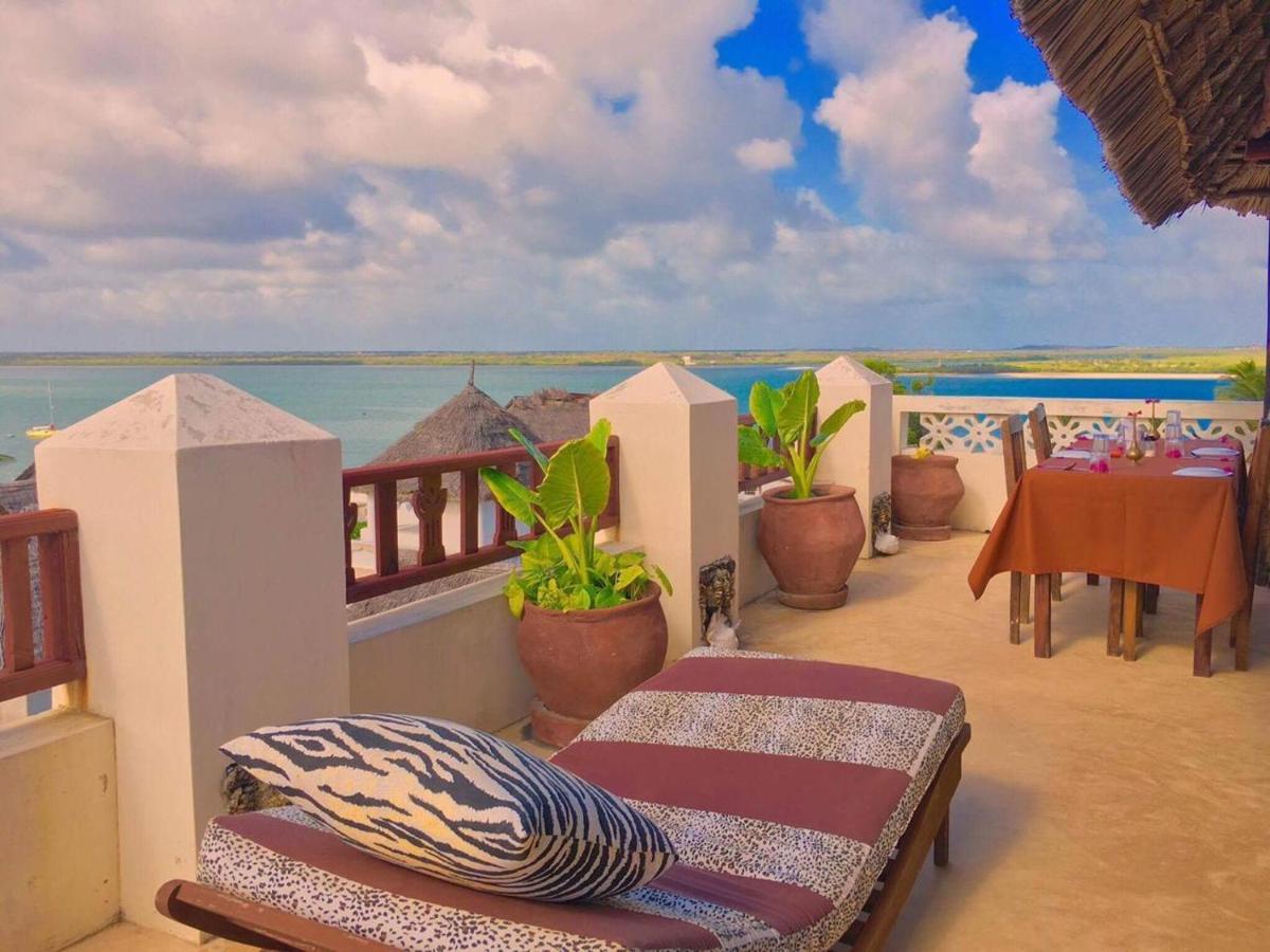Msafini Hotel Ламу Екстериор снимка