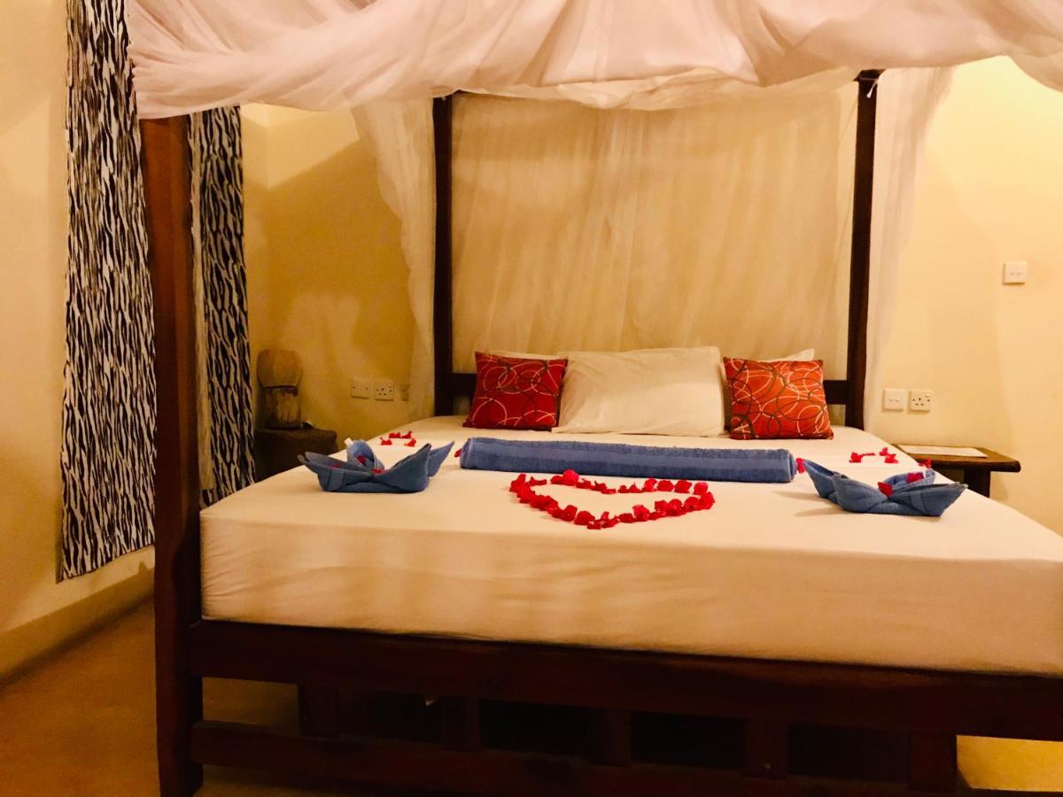 Msafini Hotel Ламу Екстериор снимка