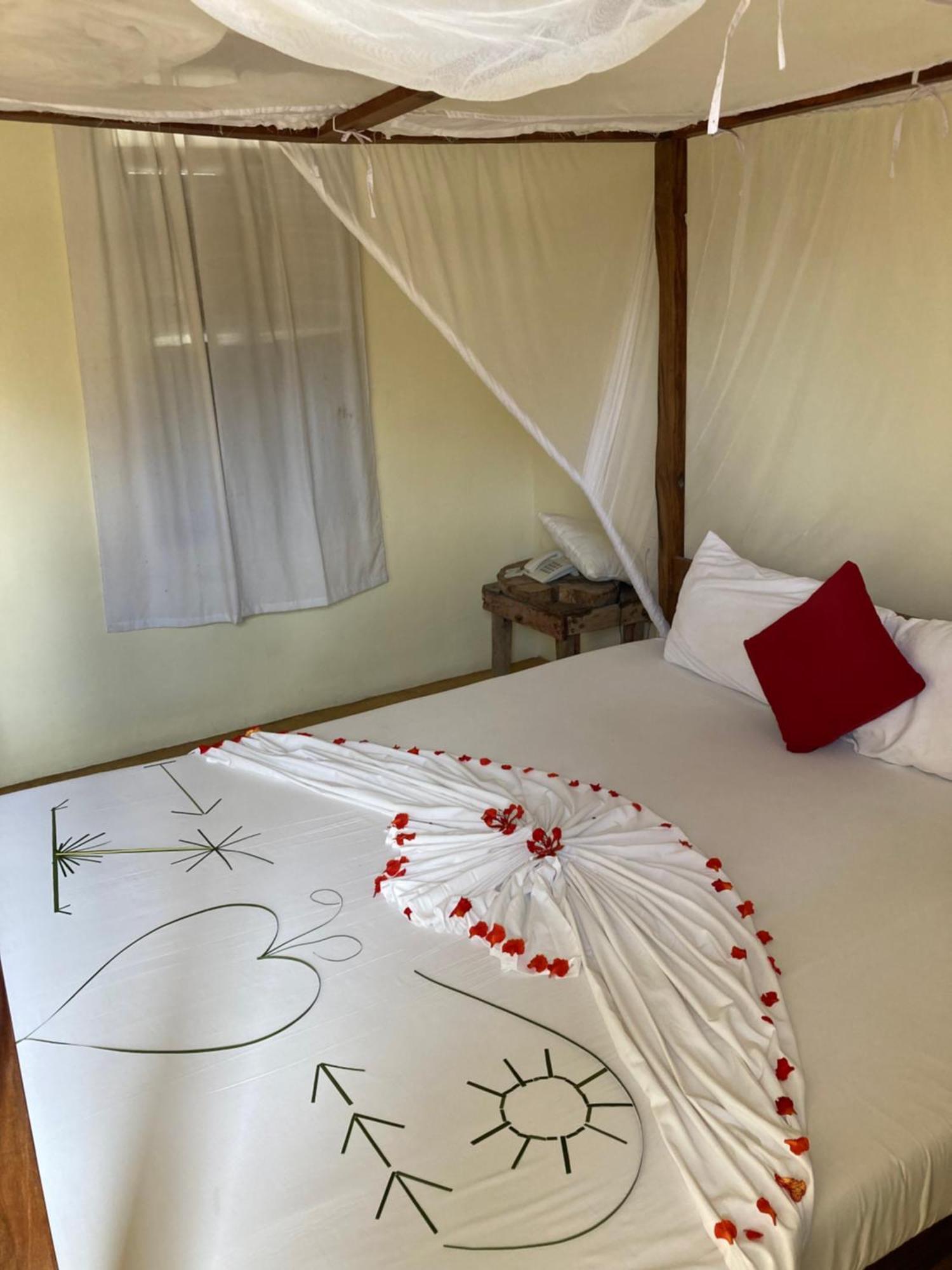 Msafini Hotel Ламу Екстериор снимка