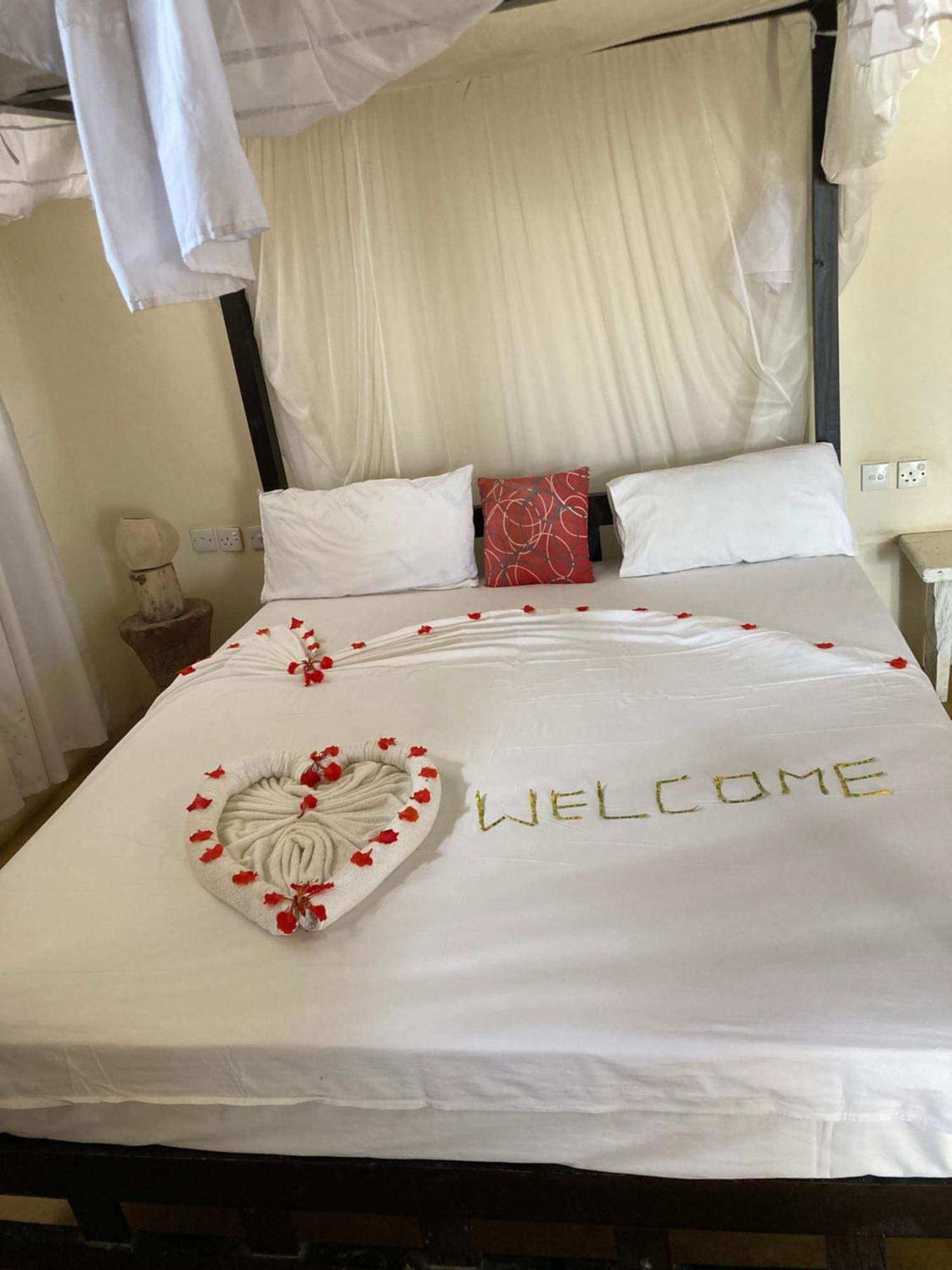 Msafini Hotel Ламу Екстериор снимка