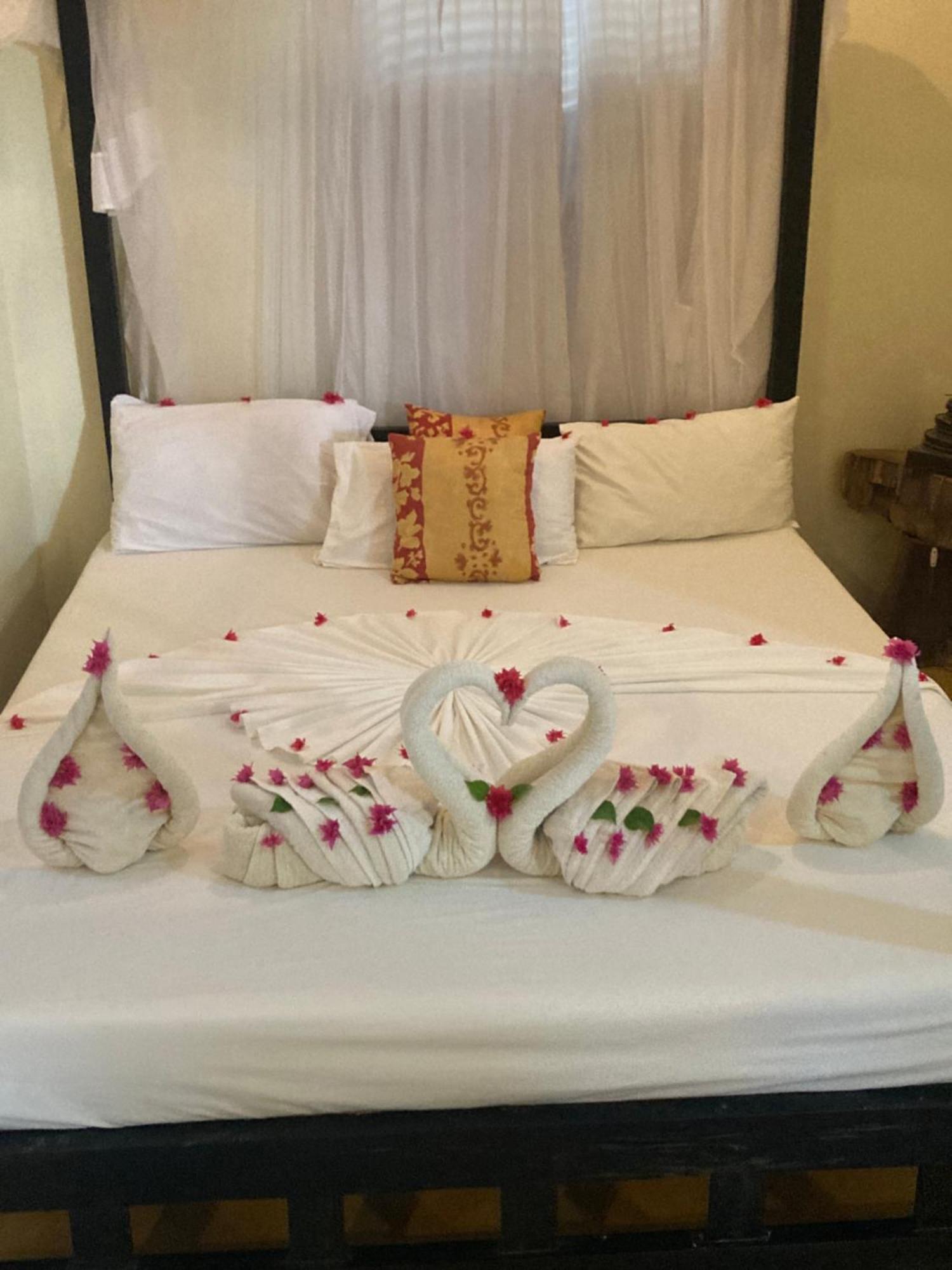 Msafini Hotel Ламу Екстериор снимка