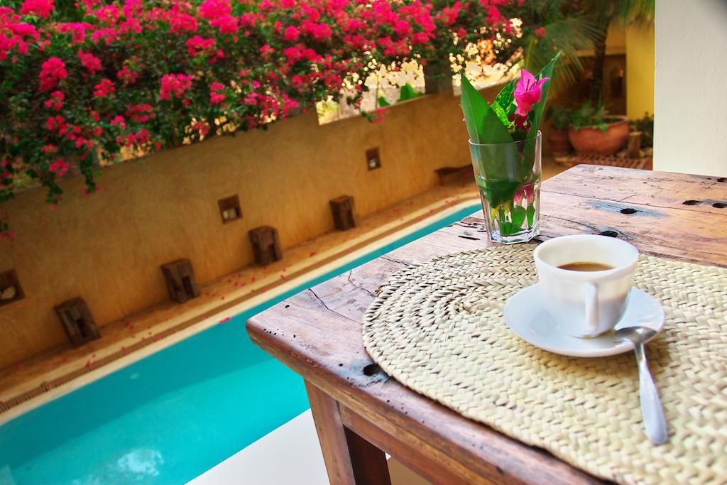 Msafini Hotel Ламу Екстериор снимка