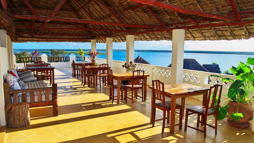 Msafini Hotel Ламу Екстериор снимка